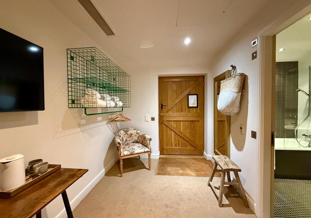 The Ridings At Theobalds Park Hotel Goff's Oak Екстериор снимка