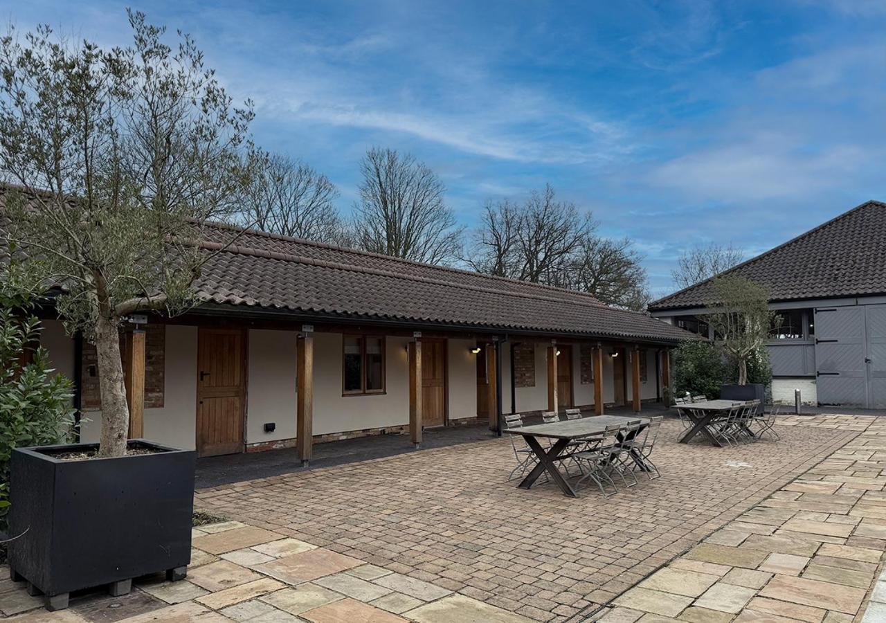 The Ridings At Theobalds Park Hotel Goff's Oak Екстериор снимка